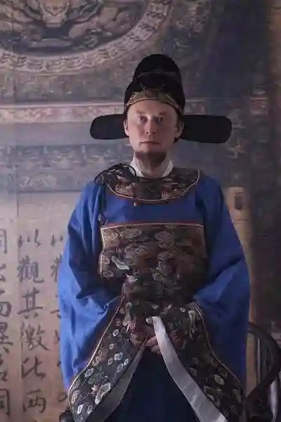 Replace ancient Chinese officials with Musk's face and make interesting historical videos.